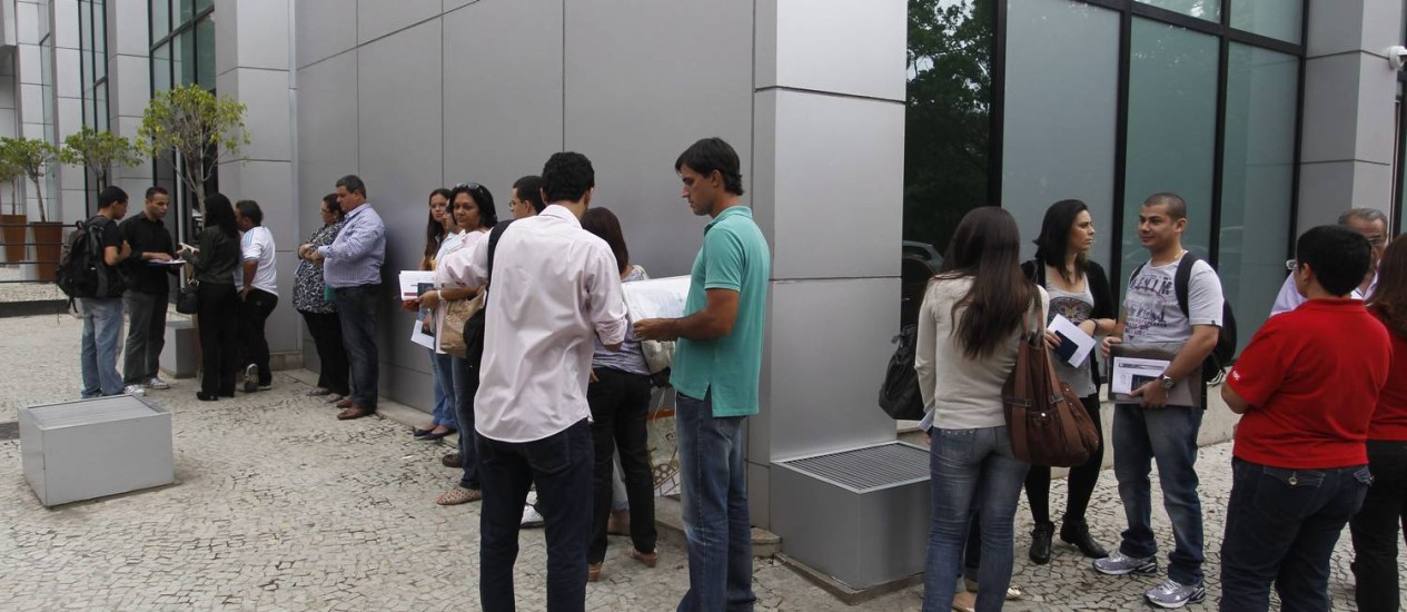 Cuidado com abordagens na porta do consulado ou CASV! 