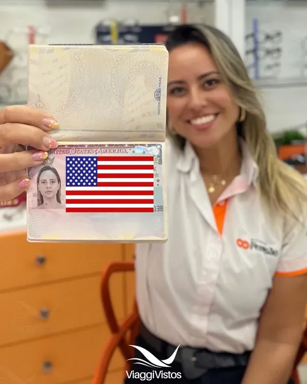 Cliente da Viaggi Vistos com o visto americano aprovado