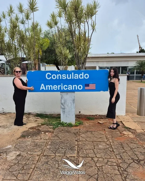 Cliente da Viaggi Vistos com o visto americano aprovado