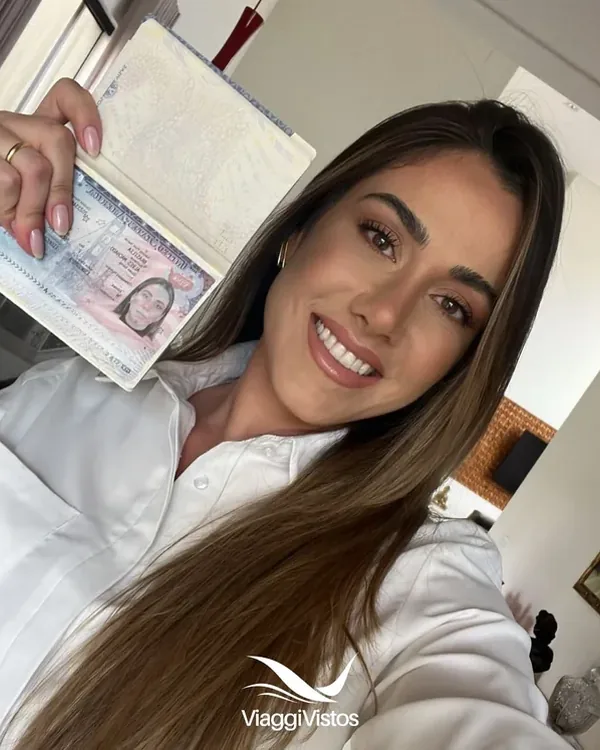 Cliente da Viaggi Vistos com o visto americano aprovado